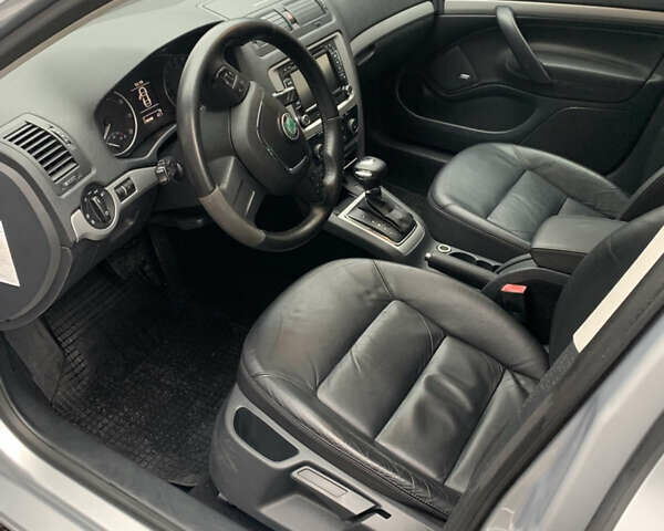 Серый Шкода Октавия, объемом двигателя 1.8 л и пробегом 219 тыс. км за 9100 $, фото 4 на Automoto.ua