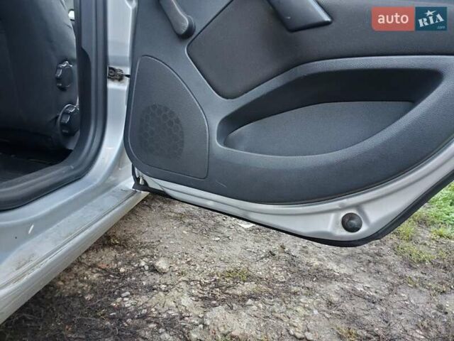 Сірий Шкода Октавія, об'ємом двигуна 1.6 л та пробігом 211 тис. км за 7500 $, фото 6 на Automoto.ua