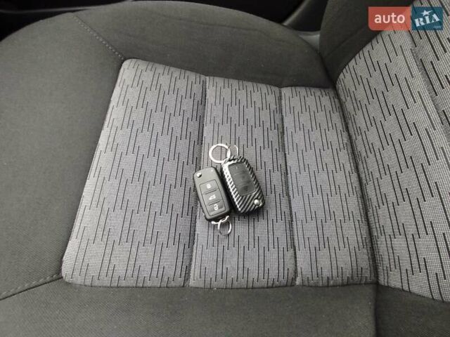 Сірий Шкода Октавія, об'ємом двигуна 1.2 л та пробігом 175 тис. км за 7500 $, фото 14 на Automoto.ua