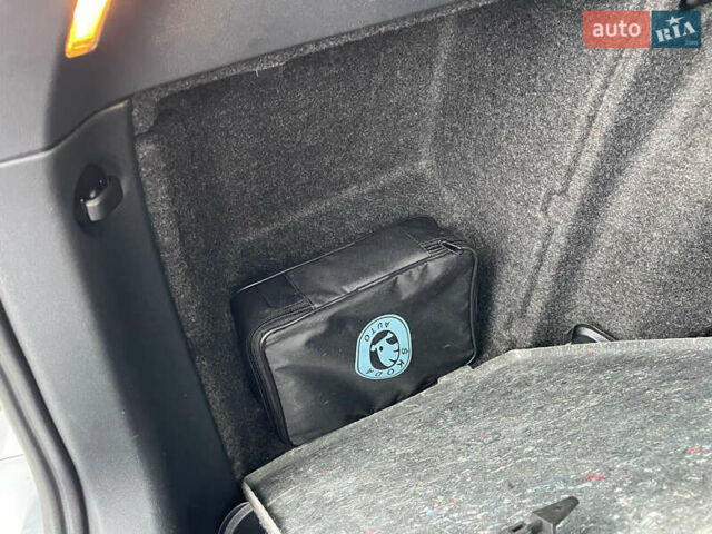 Серый Шкода Октавия, объемом двигателя 1.6 л и пробегом 229 тыс. км за 9499 $, фото 171 на Automoto.ua