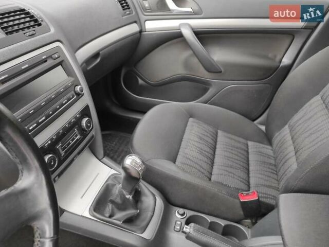 Серый Шкода Октавия, объемом двигателя 1.6 л и пробегом 310 тыс. км за 7650 $, фото 29 на Automoto.ua