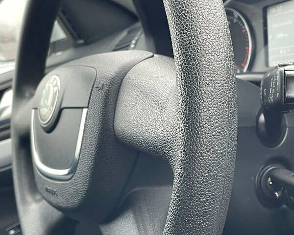 Серый Шкода Октавия, объемом двигателя 1.6 л и пробегом 226 тыс. км за 8999 $, фото 40 на Automoto.ua