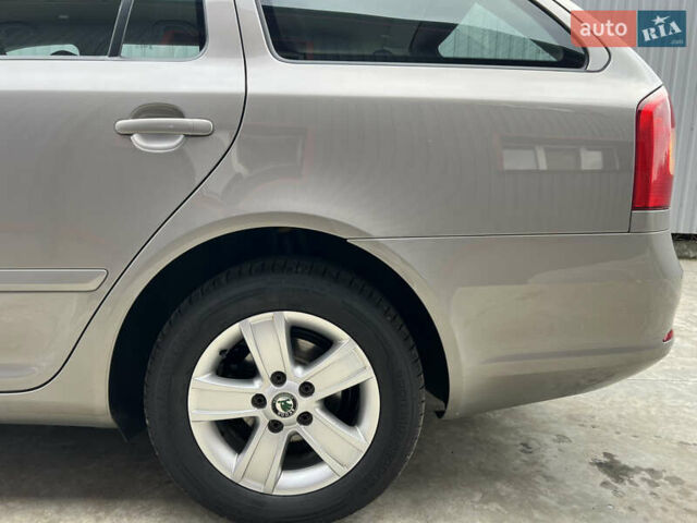 Сірий Шкода Октавія, об'ємом двигуна 1.6 л та пробігом 188 тис. км за 9200 $, фото 15 на Automoto.ua