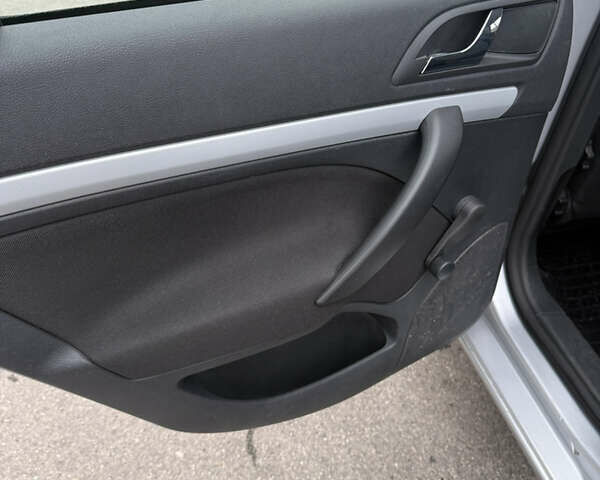 Сірий Шкода Октавія, об'ємом двигуна 1.6 л та пробігом 183 тис. км за 7500 $, фото 55 на Automoto.ua