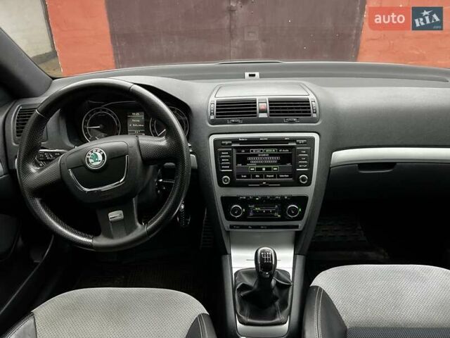 Серый Шкода Октавия, объемом двигателя 1.97 л и пробегом 215 тыс. км за 9100 $, фото 11 на Automoto.ua