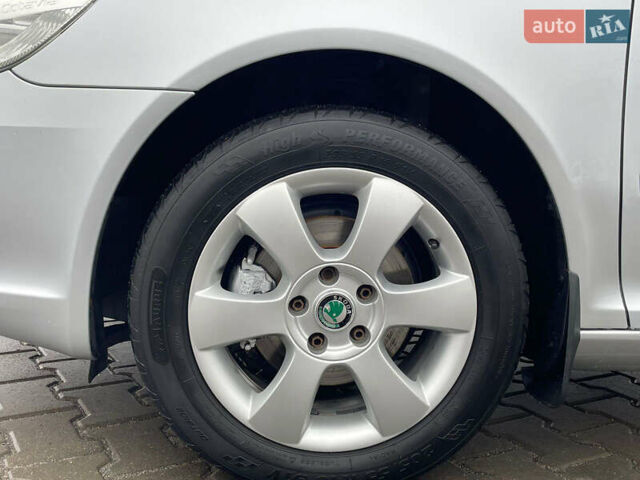 Серый Шкода Октавия, объемом двигателя 1.6 л и пробегом 229 тыс. км за 9499 $, фото 99 на Automoto.ua