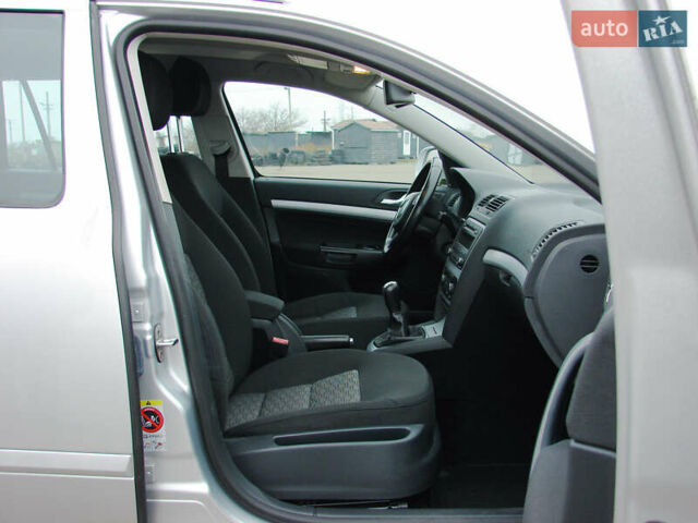 Сірий Шкода Октавія, об'ємом двигуна 1.6 л та пробігом 240 тис. км за 8000 $, фото 16 на Automoto.ua