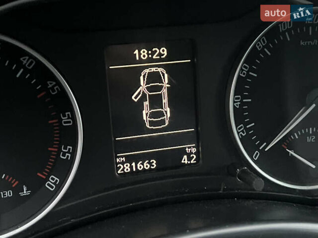 Сірий Шкода Октавія, об'ємом двигуна 1.6 л та пробігом 281 тис. км за 7800 $, фото 24 на Automoto.ua