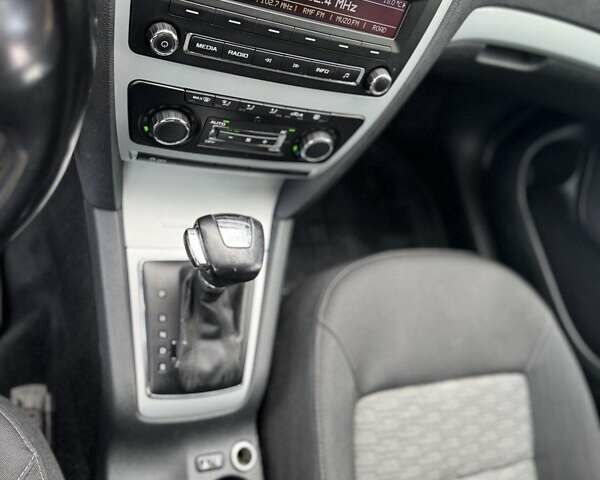 Серый Шкода Октавия, объемом двигателя 2 л и пробегом 207 тыс. км за 9050 $, фото 14 на Automoto.ua