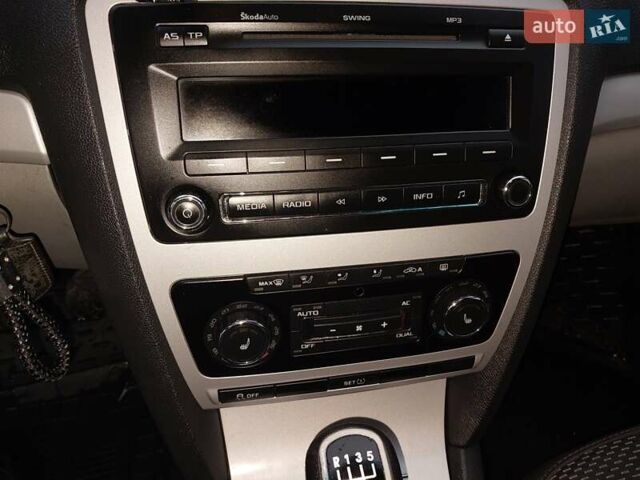 Серый Шкода Октавия, объемом двигателя 1.6 л и пробегом 372 тыс. км за 7300 $, фото 11 на Automoto.ua