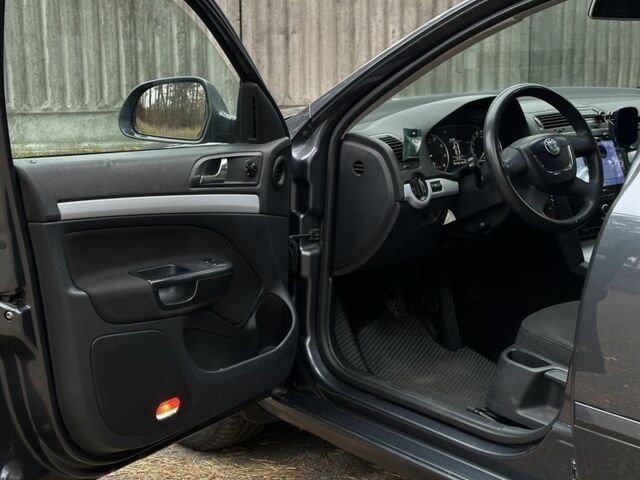 Серый Шкода Октавия, объемом двигателя 1.2 л и пробегом 301 тыс. км за 5800 $, фото 8 на Automoto.ua