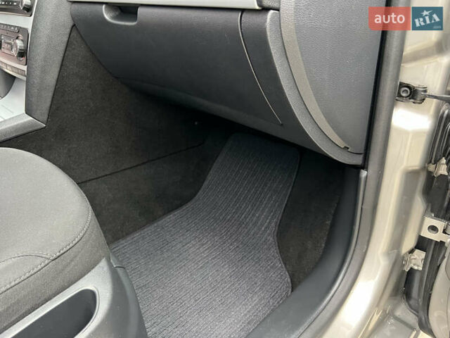 Сірий Шкода Октавія, об'ємом двигуна 1.6 л та пробігом 188 тис. км за 9200 $, фото 77 на Automoto.ua