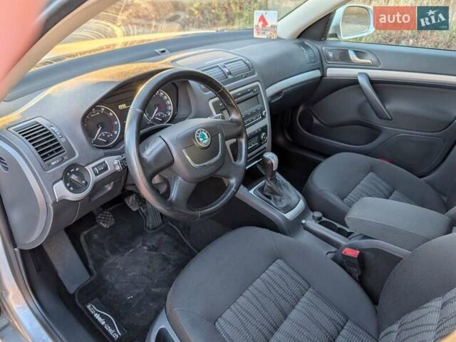 Сірий Шкода Октавія, об'ємом двигуна 1.8 л та пробігом 105 тис. км за 7850 $, фото 21 на Automoto.ua