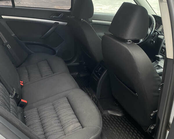 Серый Шкода Октавия, объемом двигателя 2 л и пробегом 259 тыс. км за 7200 $, фото 17 на Automoto.ua