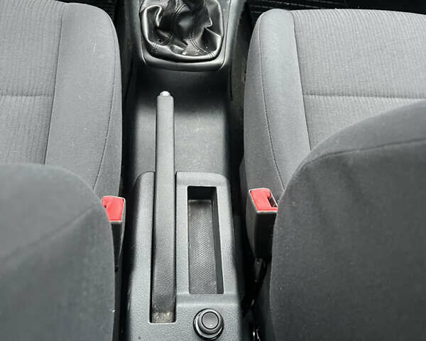 Сірий Шкода Октавія, об'ємом двигуна 1.6 л та пробігом 262 тис. км за 5999 $, фото 35 на Automoto.ua