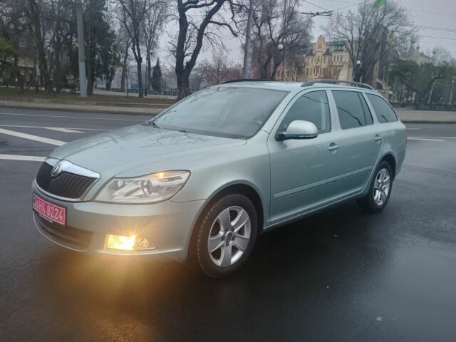 Серый Шкода Октавия, объемом двигателя 0 л и пробегом 230 тыс. км за 8500 $, фото 1 на Automoto.ua