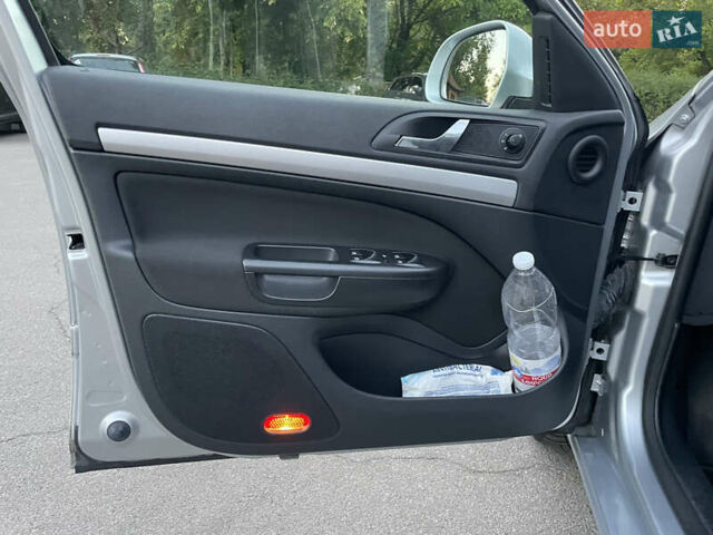 Серый Шкода Октавия, объемом двигателя 1.6 л и пробегом 167 тыс. км за 9300 $, фото 14 на Automoto.ua