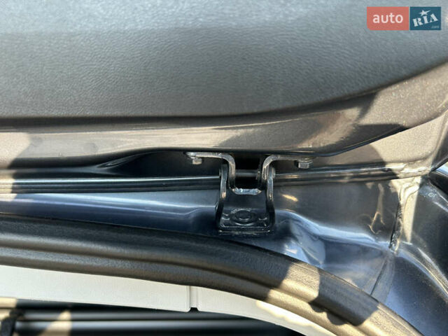 Серый Шкода Октавия, объемом двигателя 1.8 л и пробегом 221 тыс. км за 6900 $, фото 89 на Automoto.ua