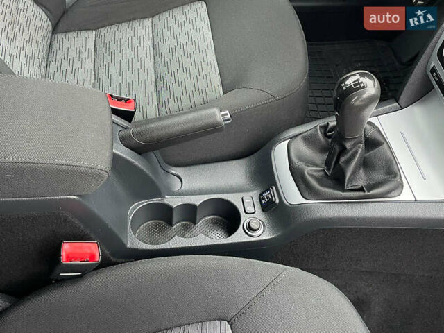 Серый Шкода Октавия, объемом двигателя 1.6 л и пробегом 229 тыс. км за 9499 $, фото 166 на Automoto.ua