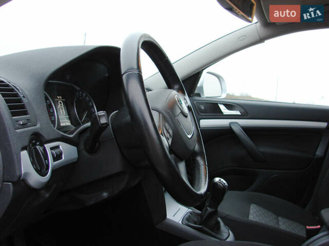 Сірий Шкода Октавія, об'ємом двигуна 1.6 л та пробігом 240 тис. км за 8000 $, фото 11 на Automoto.ua