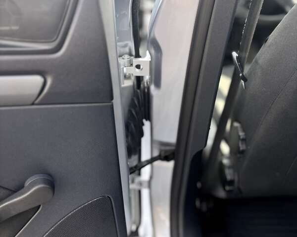 Серый Шкода Октавия, объемом двигателя 1.6 л и пробегом 191 тыс. км за 7000 $, фото 18 на Automoto.ua