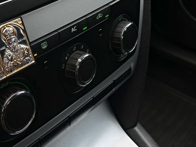 Серый Шкода Октавия, объемом двигателя 1.6 л и пробегом 133 тыс. км за 7700 $, фото 16 на Automoto.ua