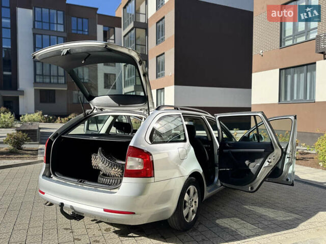Шкода Октавія 2010 у Львові на Automoto.ua Сірий Шкода Октавія, об'ємом двигуна 2 л та пробігом 282 тис. км за 7550 $, фото 23 на Automoto.ua