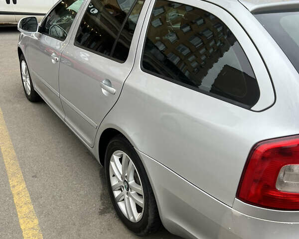 Сірий Шкода Октавія, об'ємом двигуна 1.6 л та пробігом 263 тис. км за 7500 $, фото 5 на Automoto.ua