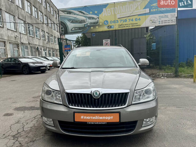 Серый Шкода Октавия, объемом двигателя 1.6 л и пробегом 247 тыс. км за 9900 $, фото 2 на Automoto.ua