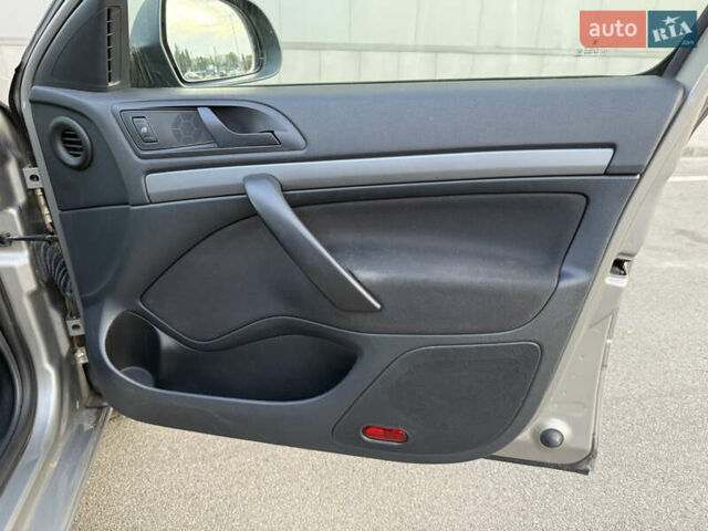 Шкода Октавія 2010 у Києві на Automoto.ua Сірий Шкода Октавія, об'ємом двигуна 1.6 л та пробігом 197 тис. км за 6950 $, фото 23 на Automoto.ua