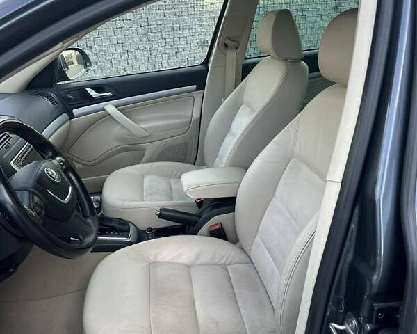 Серый Шкода Октавия, объемом двигателя 1.6 л и пробегом 190 тыс. км за 11500 $, фото 7 на Automoto.ua