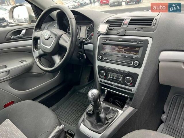 Серый Шкода Октавия, объемом двигателя 1.6 л и пробегом 245 тыс. км за 7500 $, фото 35 на Automoto.ua