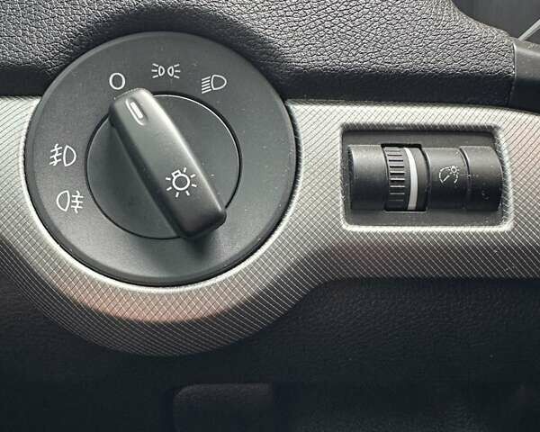 Серый Шкода Октавия, объемом двигателя 1.6 л и пробегом 251 тыс. км за 7800 $, фото 30 на Automoto.ua