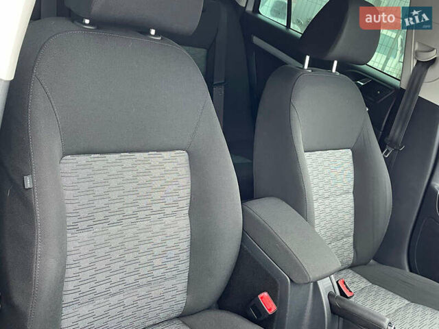 Серый Шкода Октавия, объемом двигателя 1.6 л и пробегом 226 тыс. км за 8999 $, фото 8 на Automoto.ua