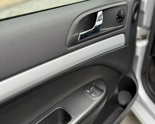 Серый Шкода Октавия, объемом двигателя 1.6 л и пробегом 183 тыс. км за 7400 $, фото 14 на Automoto.ua