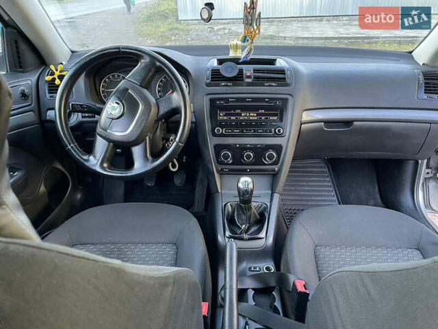 Серый Шкода Октавия, объемом двигателя 1.9 л и пробегом 325 тыс. км за 6000 $, фото 30 на Automoto.ua