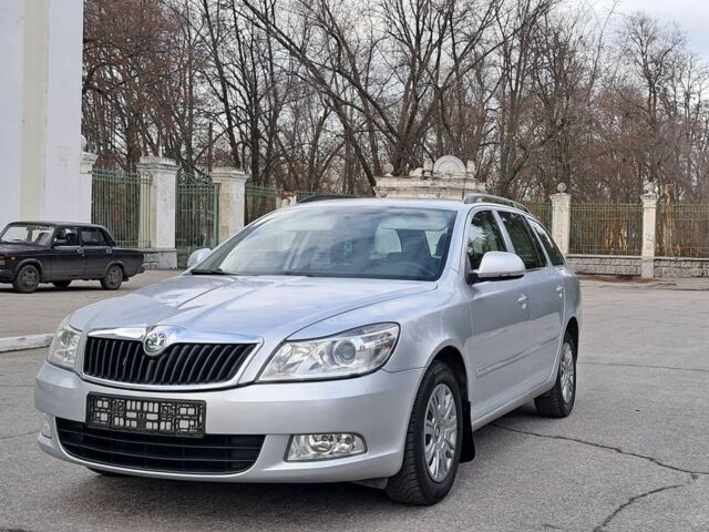 Серый Шкода Октавия, объемом двигателя 1.6 л и пробегом 133 тыс. км за 7700 $, фото 2 на Automoto.ua