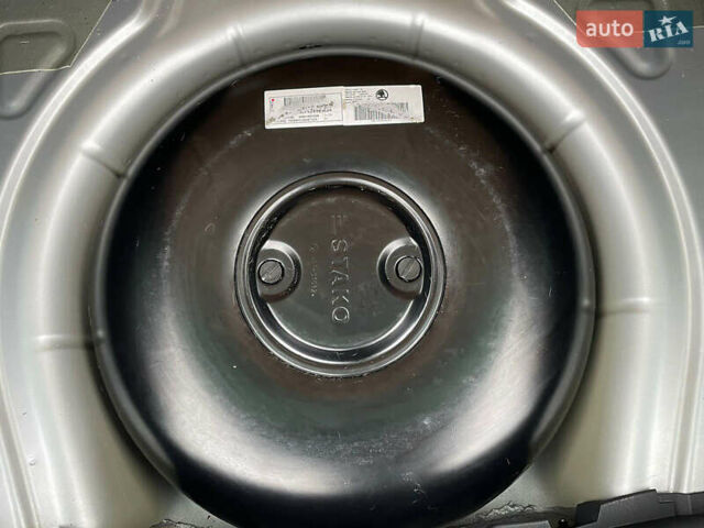 Серый Шкода Октавия, объемом двигателя 1.6 л и пробегом 229 тыс. км за 8999 $, фото 62 на Automoto.ua