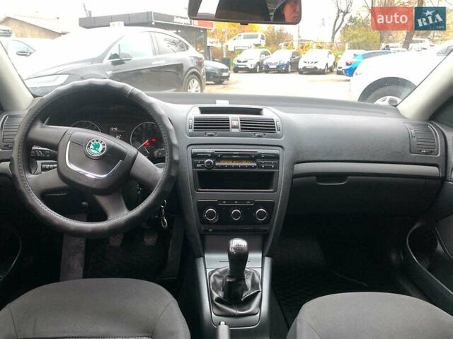 Сірий Шкода Октавія, об'ємом двигуна 1.6 л та пробігом 307 тис. км за 7190 $, фото 20 на Automoto.ua