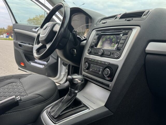 Сірий Шкода Октавія, об'ємом двигуна 2 л та пробігом 282 тис. км за 7990 $, фото 14 на Automoto.ua