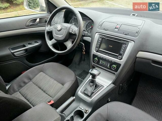 Серый Шкода Октавия, объемом двигателя 1.8 л и пробегом 226 тыс. км за 6400 $, фото 29 на Automoto.ua