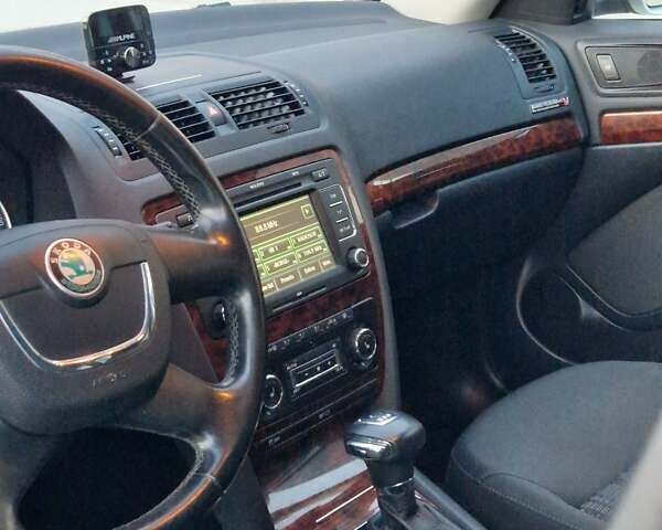 Серый Шкода Октавия, объемом двигателя 1.6 л и пробегом 229 тыс. км за 8300 $, фото 5 на Automoto.ua