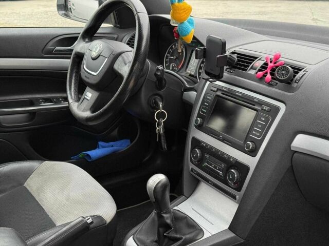 Серый Шкода Октавия, объемом двигателя 2 л и пробегом 219 тыс. км за 6990 $, фото 23 на Automoto.ua