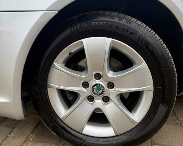 Серый Шкода Октавия, объемом двигателя 1.6 л и пробегом 194 тыс. км за 7700 $, фото 58 на Automoto.ua