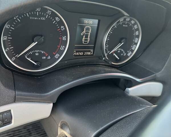 Серый Шкода Октавия, объемом двигателя 1.6 л и пробегом 260 тыс. км за 7700 $, фото 5 на Automoto.ua