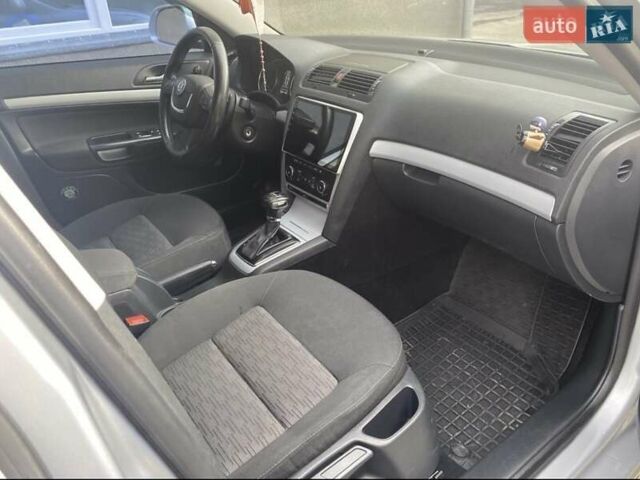 Серый Шкода Октавия, объемом двигателя 1.6 л и пробегом 288 тыс. км за 8000 $, фото 6 на Automoto.ua