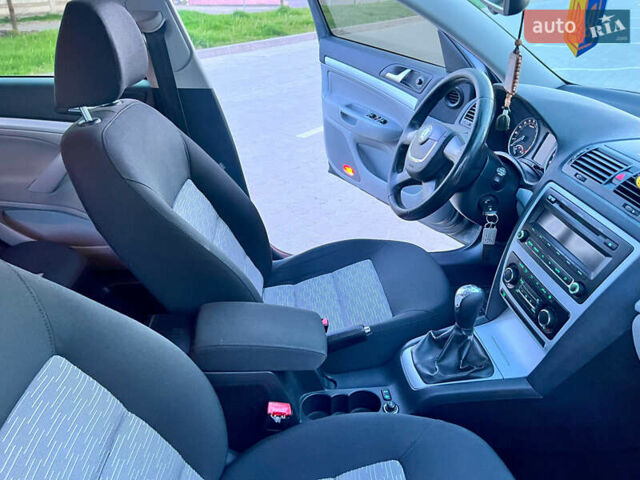 Серый Шкода Октавия, объемом двигателя 1.6 л и пробегом 276 тыс. км за 7200 $, фото 36 на Automoto.ua