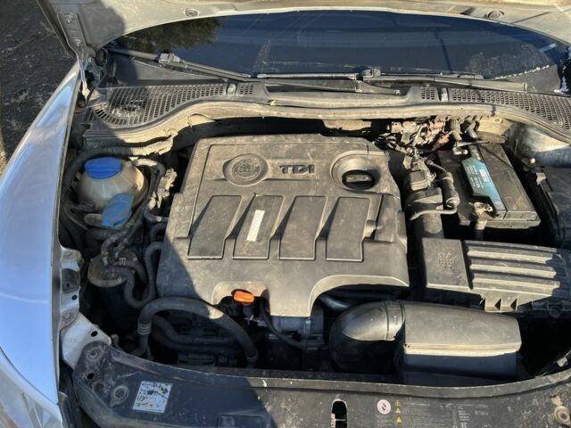 Серый Шкода Октавия, объемом двигателя 2 л и пробегом 379 тыс. км за 5999 $, фото 5 на Automoto.ua