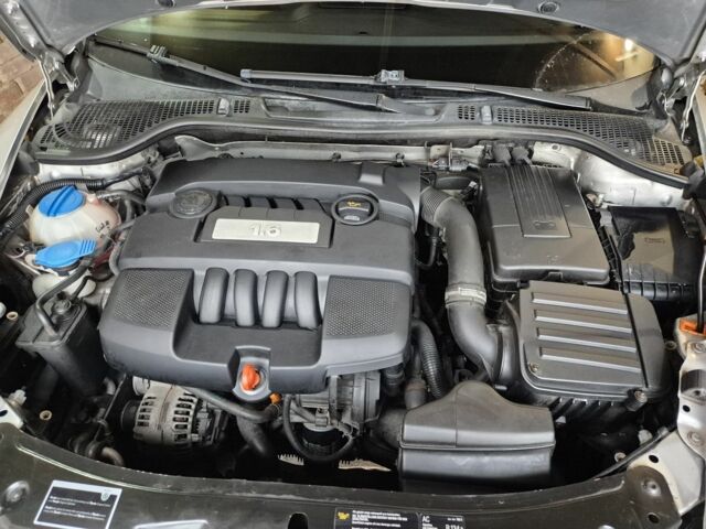 Шкода Октавія 2010 у Кропивницькому (Кіровограді) на Automoto.ua Сірий Шкода Октавія, об'ємом двигуна 1.6 л та пробігом 240 тис. км за 8200 $, фото 8 на Automoto.ua