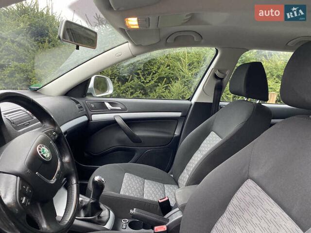 Серый Шкода Октавия, объемом двигателя 1.4 л и пробегом 206 тыс. км за 7300 $, фото 9 на Automoto.ua